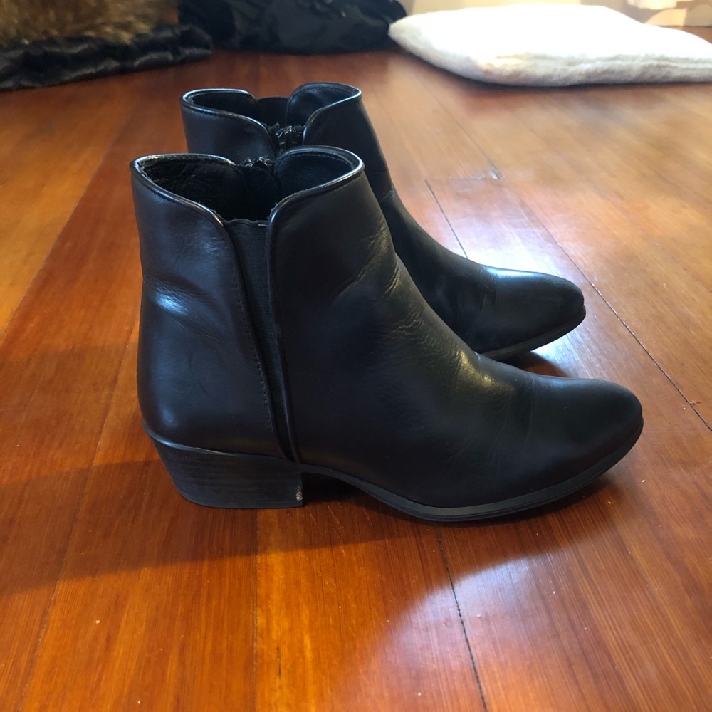 Black Leather Steve Madden Boots